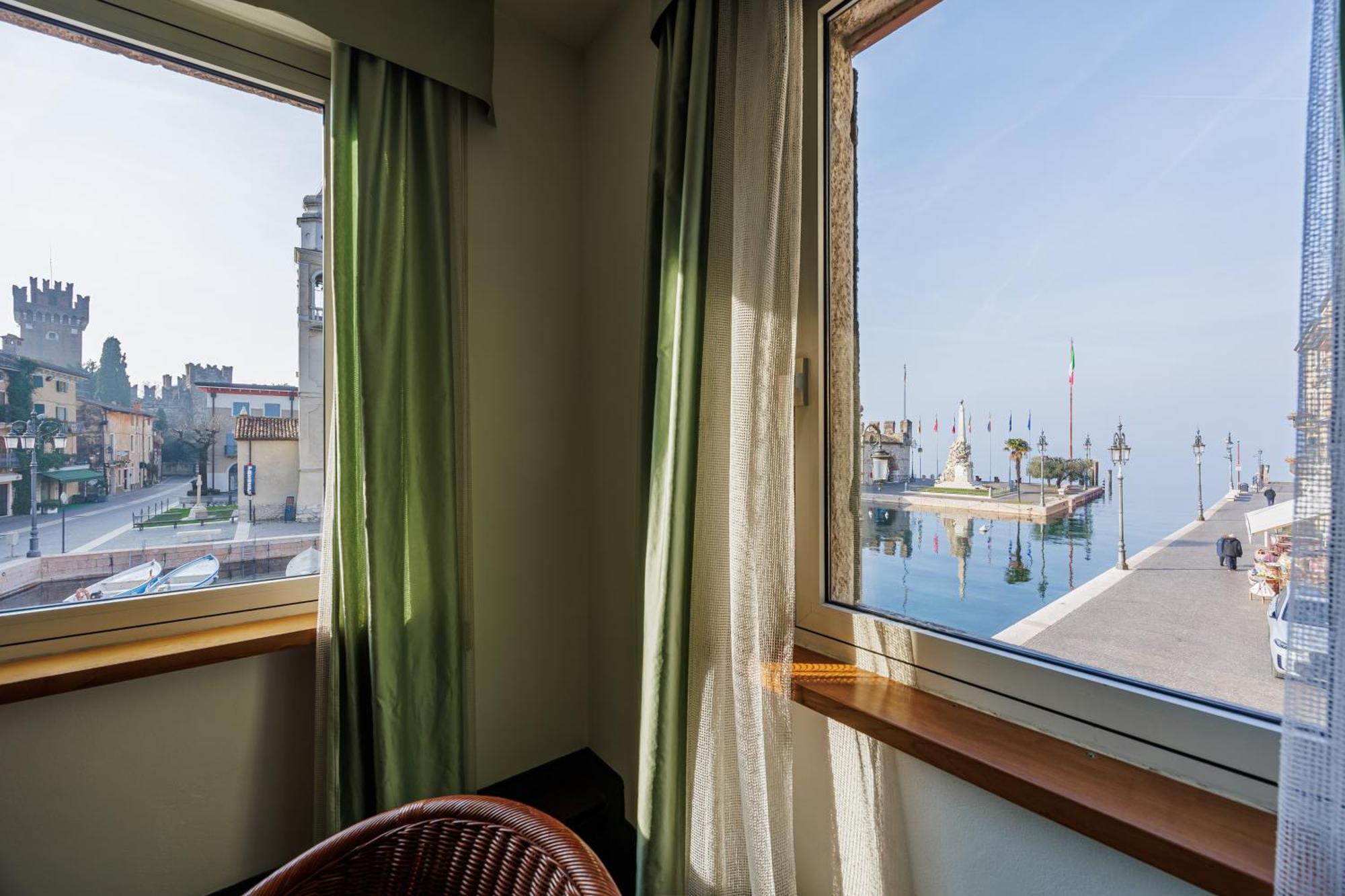 Hotel Alla Grotta Lazise Exterior foto